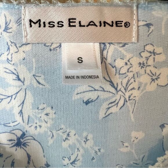 Miss Elaine 2pc Floral Bouquets Robe and Gown Set - Picture 4 of 16